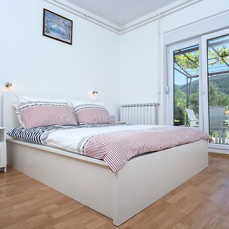 Apartments Draganic เยลซา ภายนอก รูปภาพ