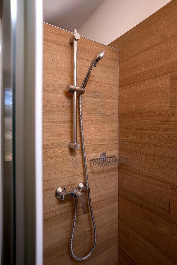 Apartments Draganic เยลซา ภายนอก รูปภาพ