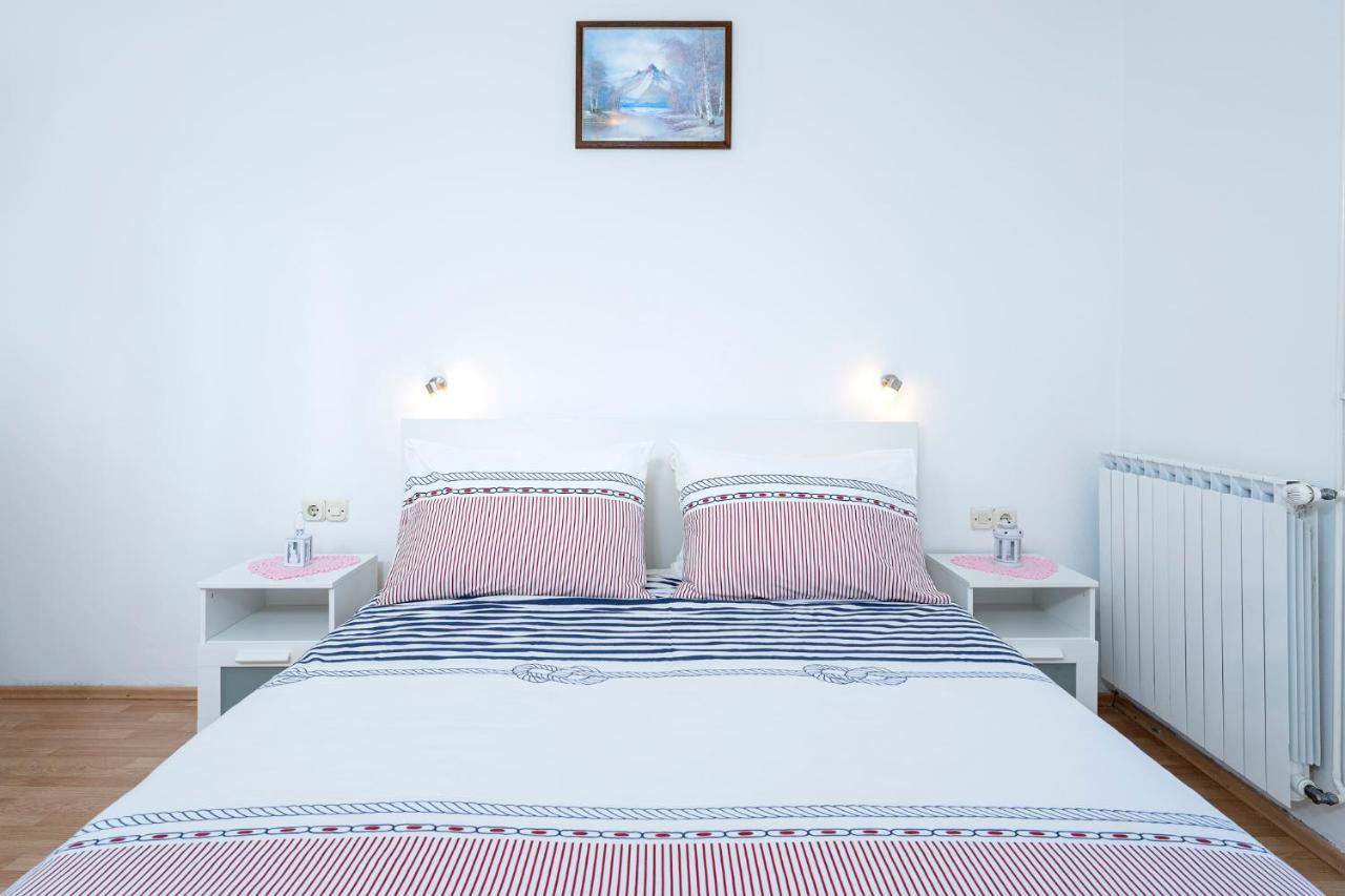 Apartments Draganic เยลซา ภายนอก รูปภาพ